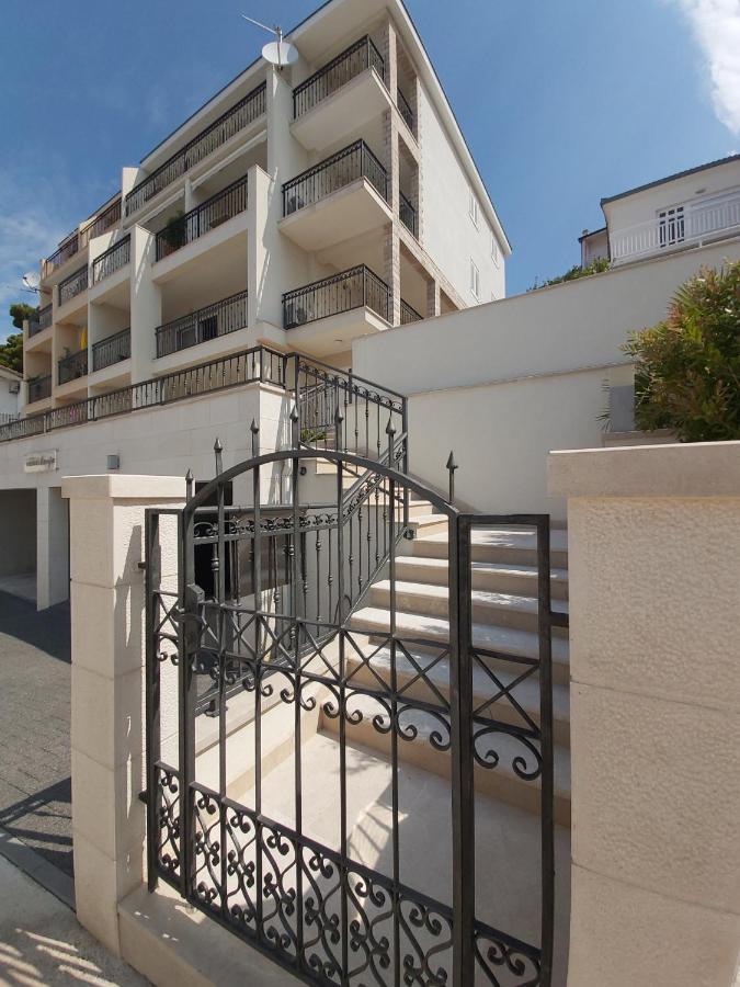 Apartments Marija Brela Exterior photo
